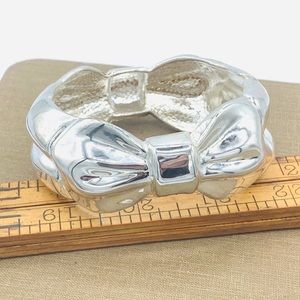 Chunky vintage bangle bracelet heavy bow deadstock